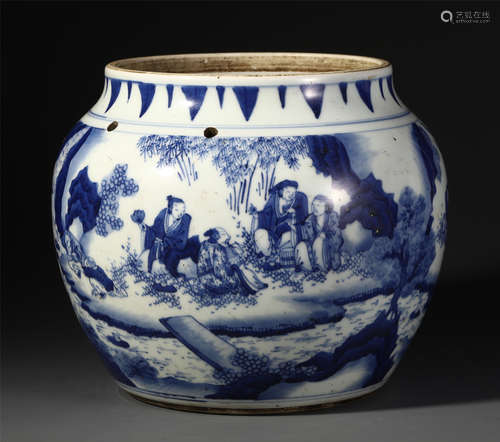 A CHINESE PORCELAIN BLUE AND WHITE FIGURE JAR