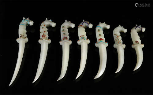 SEVEN CHINESE CARVED JADE GEM STONE INLAID HORSE HEAD DAGGERS