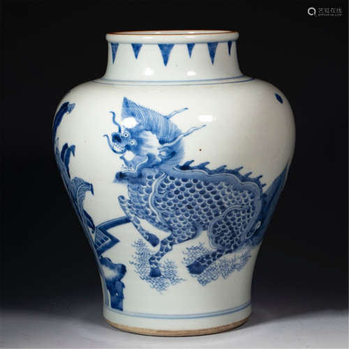 A CHINESE PORCELAIN BLUE AND WHITE FIGURE JAR