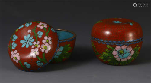 A CHINESE CLOISONNE PAINTED LIDDED CUPS