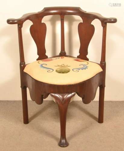 American Queen Anne Mahogany Corner Potty Chair.