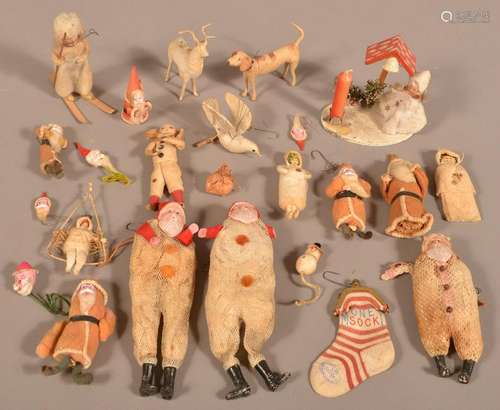 Lot of Vintage Cotton Buntin Christmas Ornaments.