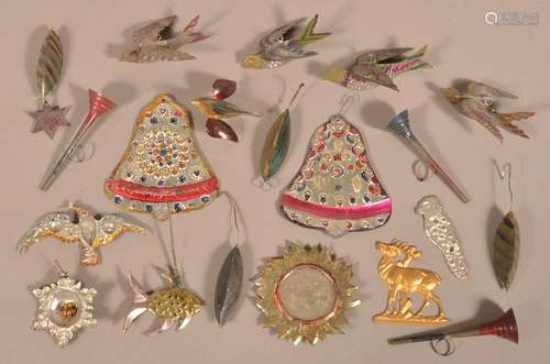 Lot of Antique/Vintage Tin Ornaments.