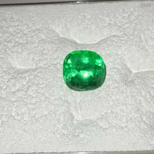 8.90 Carat Colombian Emerald, 100% natural loose stone