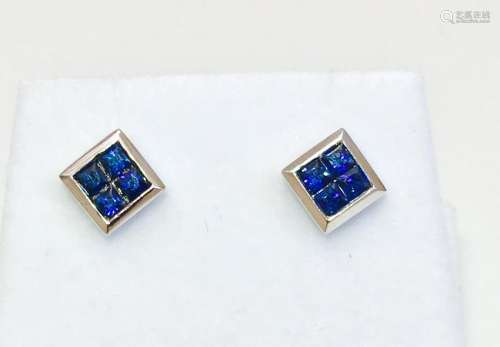 14K gold. 0.80 CT Blue Sapphire Studs Earrings