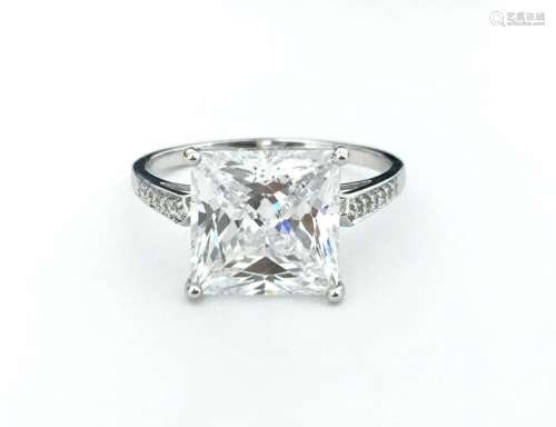 Ladies 5.62 Carat Diamond & White Gold Wedding Ring