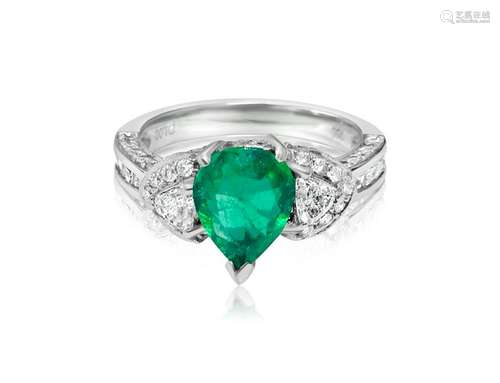 18K, 100% Natural Colombian Emerald and Diamond Ring