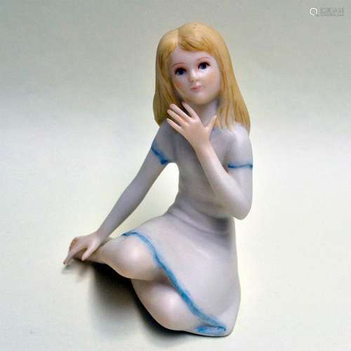 CYBIS PORCELAIN THUMBELINA CHILDREN FIGURINE