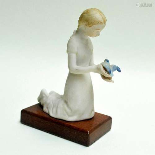 CYBIS PORCELAIN FIRST FLIGHT W/DOVE CHILDREN FIGURINE