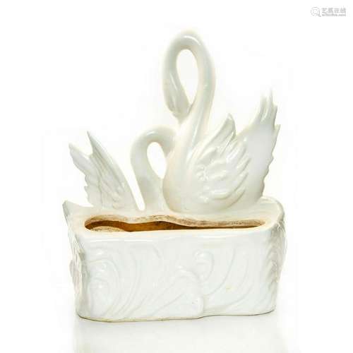 HULL POTTERY TWO HUGGING IVORY GLAZED SWAN PLANTER