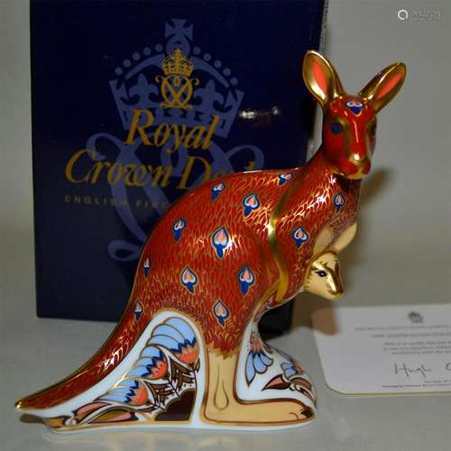 ROYAL CROWN DERBY KAGAROO PAPERWEIGHT