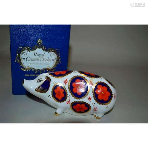 ROYAL CROWN DERBY PIG PAPERWEIGHT