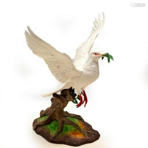 BOEHM PORCELAIN DOVE OF PEACE IN FLIGHT