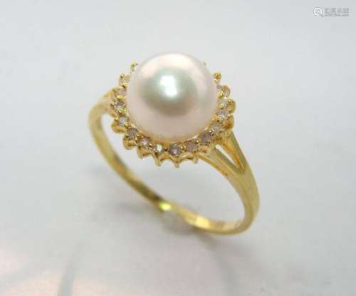 Akoya Pearl: 8mm/diamond: .10Ct  Ring 14kY/G