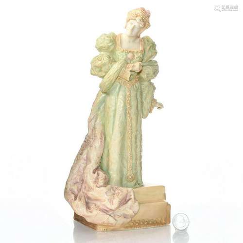 DOULTON BURSLEM FIGURE ELLEN TERRY AS QUEEN CATHARINE