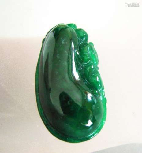 Natural Jade Carved Glossy Melon Grade A / 11.40g