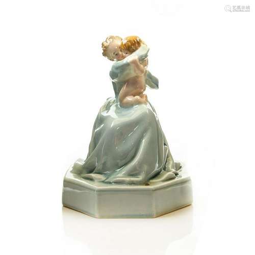 ROYAL DOULTON FIGURINE, MOTHERHOOD HN28