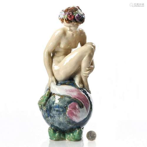 ROYAL DOULTON FIGURINE THE BATHER