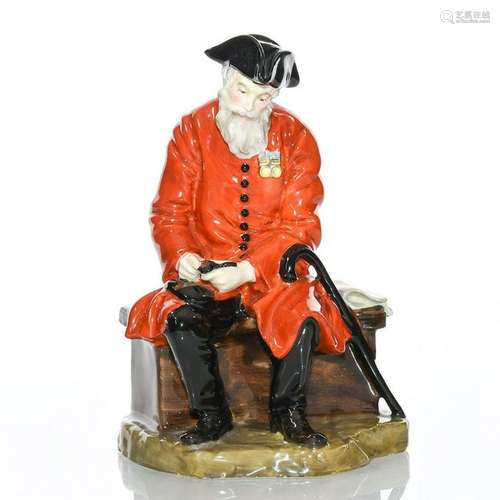 ROYAL DOULTON FIGURINE, A CHELSEA PENSIONER HN689