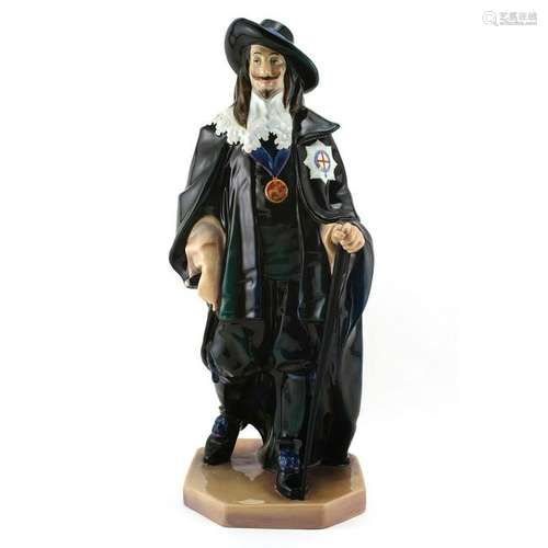 KING CHARLES HN2084 - ROYAL DOULTON FIGURINE