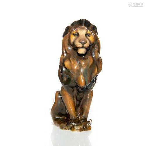 ROYAL DOULTON ANIMAL FIGURINE, SEATED LION HN223