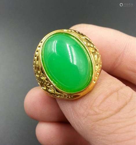 Chinese Ring w Green Stone