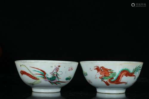 Pair of Qing Chinese Famille Rose Porcelain Bowls