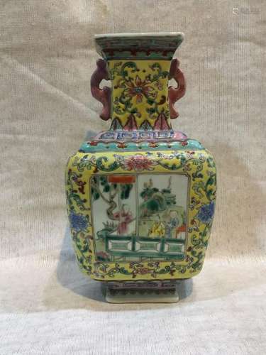 Chinese Famille Rose Porcelain Vase,Mark