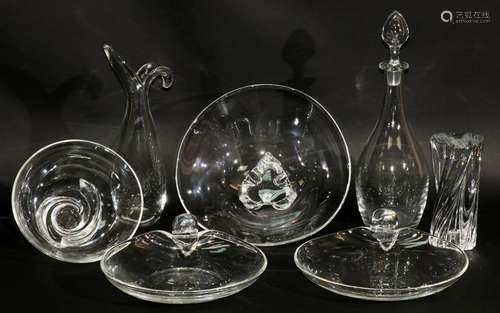 STEUBEN & BACCARAT TABLE ARTICLES, 7 PCS