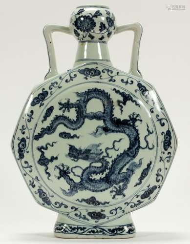 CHINESE PORCELAIN VASE, H 19