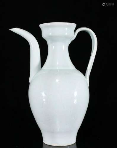 Chinese White Glazed Tripod Porcelain Ewer