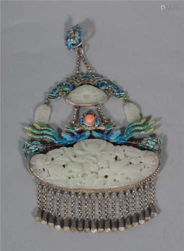 Silver inlaid gem pendant in the middle of Qing Dynasty