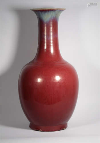The kiln in the middle of Qing Dynasty turned red glaze to appreciate the bottle.