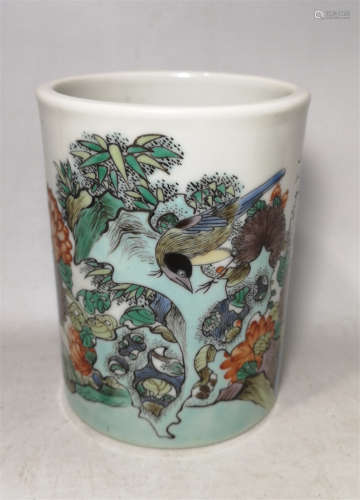 Kangxi multicolored flower and bird pen container in Qing dynasty