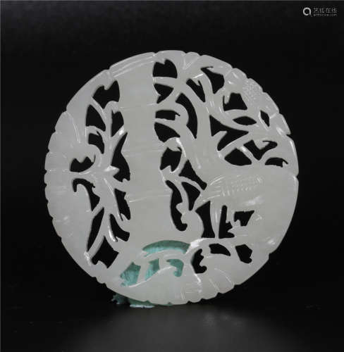 Qing dynasty white jade pendant