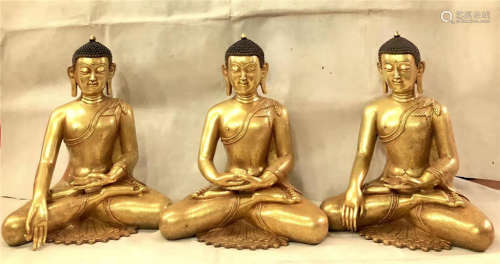 A group of bronze Buddha statues wrapped in gold in Yongle in the Ming Dynasty