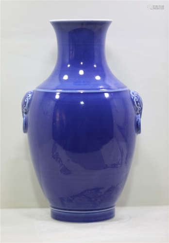 Blue-glazed double-ear bottle for Qianlong sacrifice in Qing Dynasty