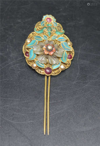 Silver inlaid gem hairpin with gold spots and emeralds in the Qing Dynasty