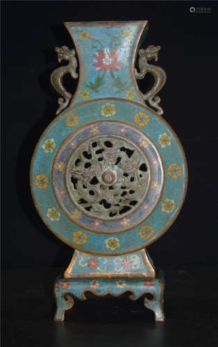 Cloisonne hollowed-out bottle in Qing Dynasty