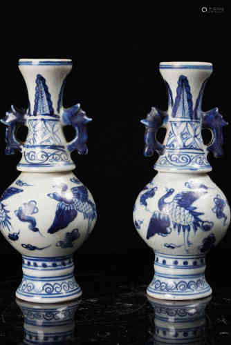 A Pair of Chinese Blue and White Porcelain Vases