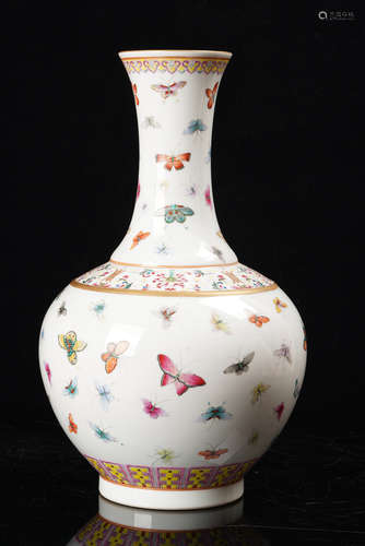 A Chinese Famille Rose Butterfly Porcelain Globular Vase