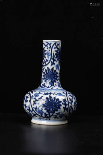 A Chinese Blue and White Porcelain Globular Vase