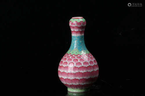 A Chinese Famille Rose Garlic-mouthed Porcelain Vase