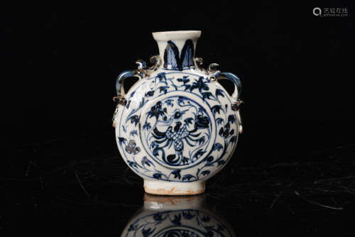 A Chinese Blue and White Porcelain Flat Flask with Double Ears
