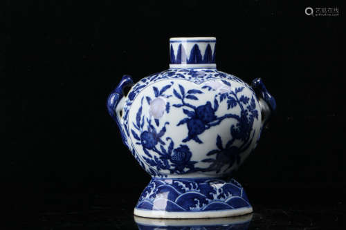 A Chinese Blue and White Gourd Shaped Porcelain Jar