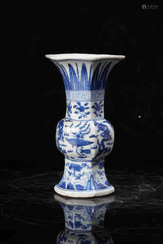 A Chinese Blue and White Porcelain Beaker Vase