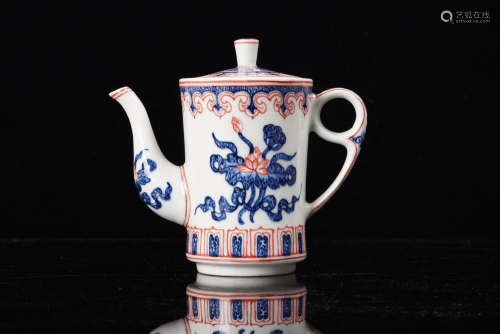 A Chinese Blue and White Porcelain Underglazed Red Pot