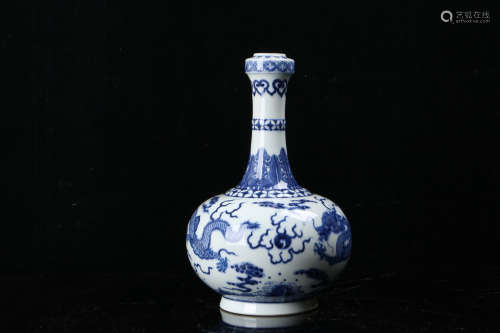 A Chinese Blue and White Garlic-mouthed Porcelain Vase