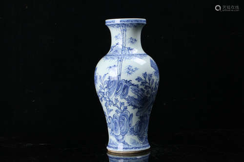 A Chinese Blue and White Porcelain Vase