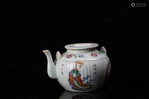 A Chinese Multicolored Porcelain Pot